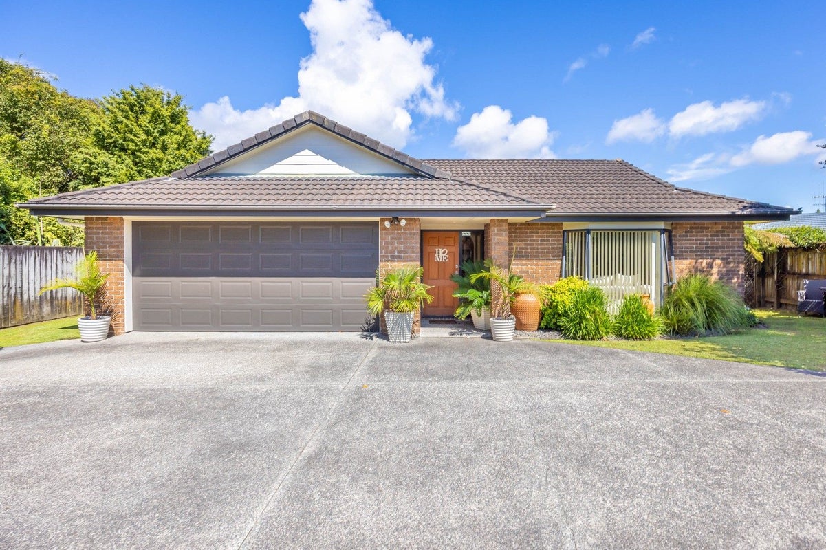 18 Gambia Grove, Flagstaff, Hamilton - Carousel 1