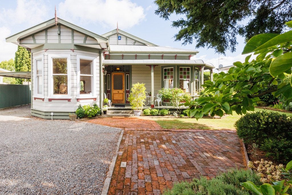 301 College Street, West End, Palmerston North - Carousel 35
