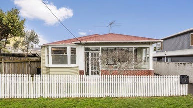 50 Camperdown Road, Miramar, Wellington - Carousel 1
