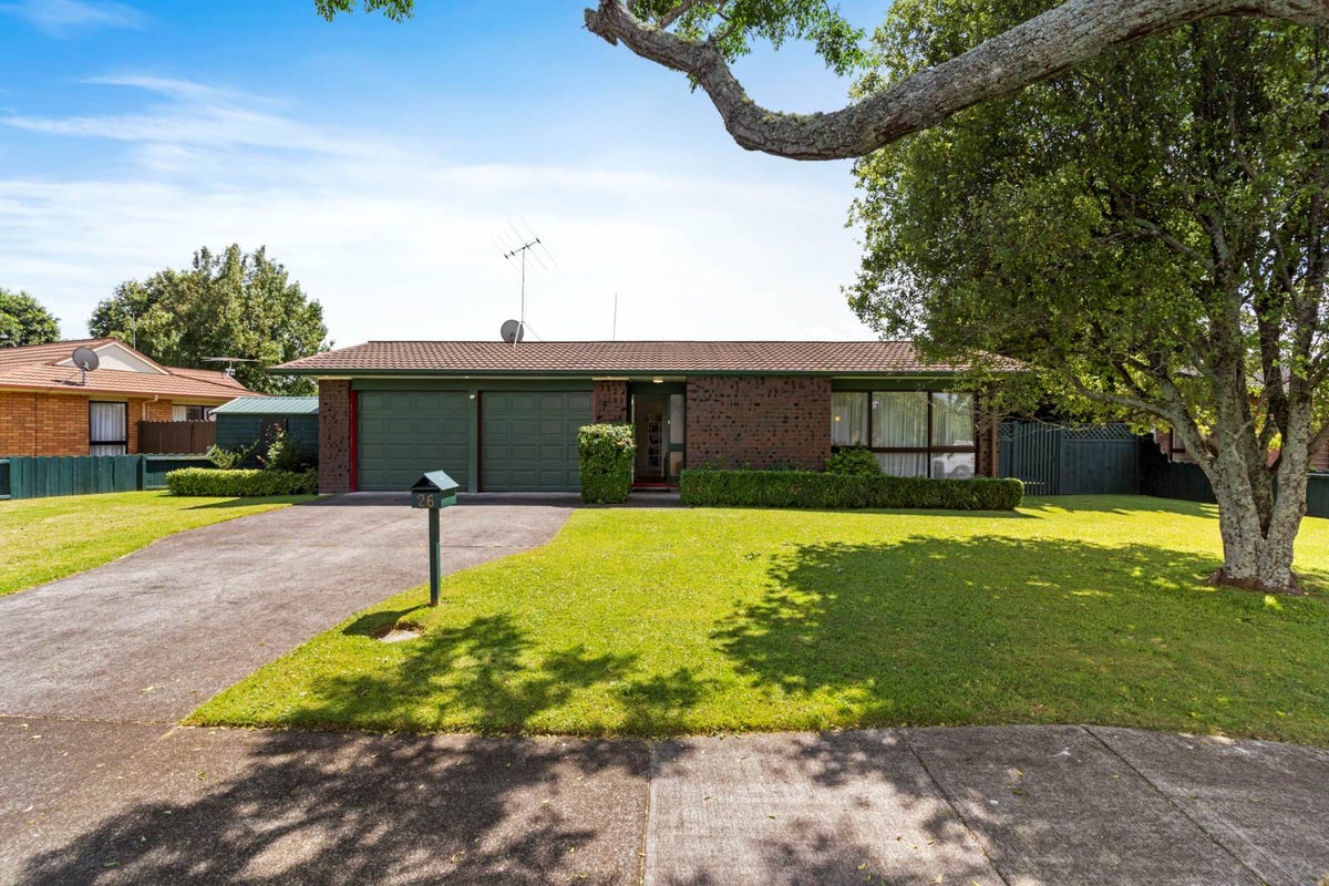 26 Evanda Crescent, Conifer Grove, Takanini - Carousel 1