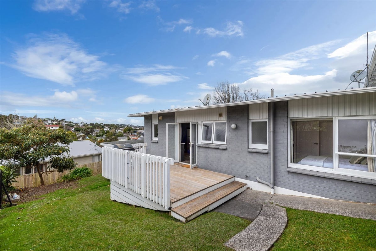 2/58 Girrahween Dr, Totara Vale, North Shore City - Carousel 1
