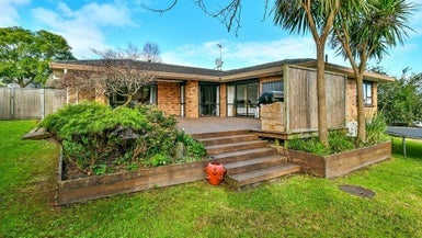 26 Lorelei Place, Opaheke, Papakura - Carousel 1