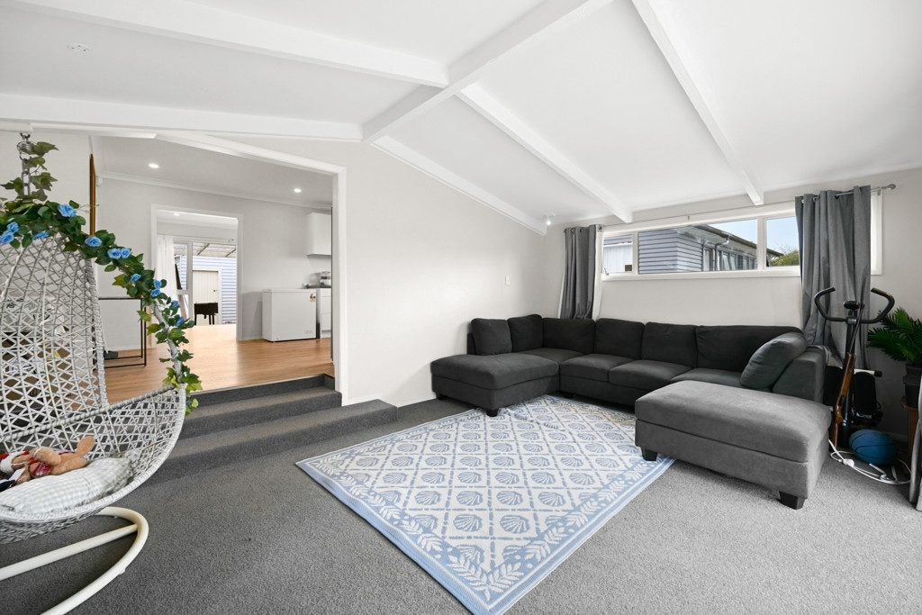28 Pine Avenue, Bader, Hamilton, Waikato - Carousel 1