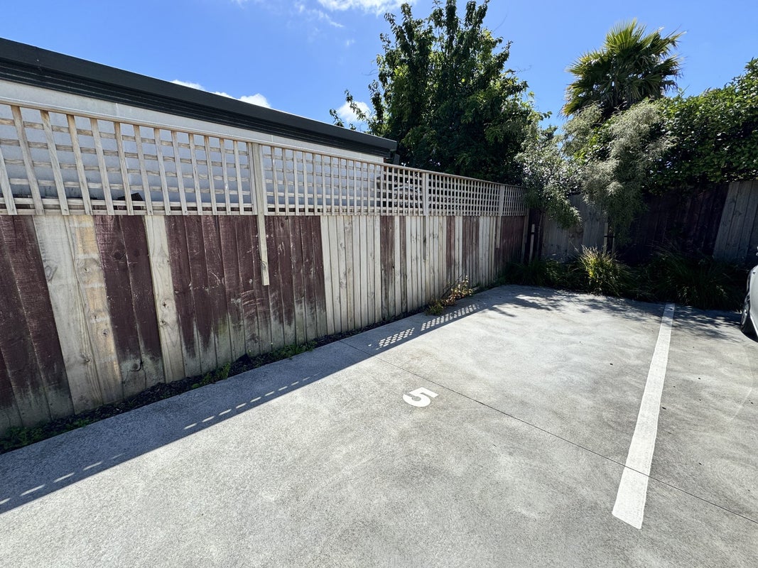 5/6 Barrie Street, Addington, Christchurch - Carousel 14