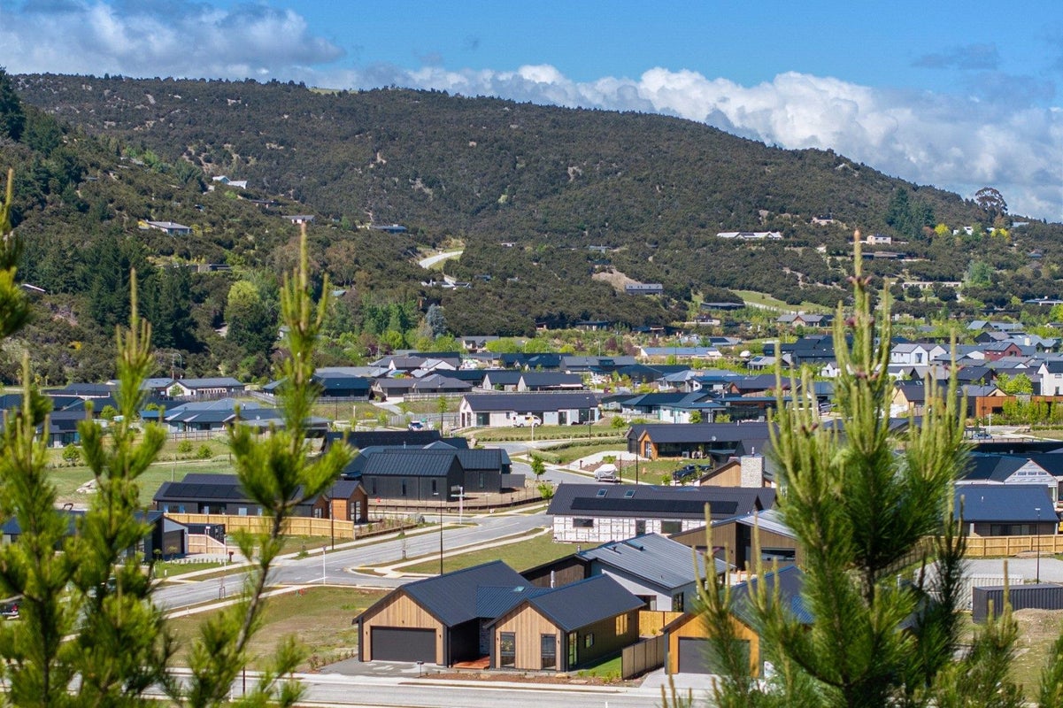 14 Moonstone Street, Albert Town, Wanaka - Carousel 24