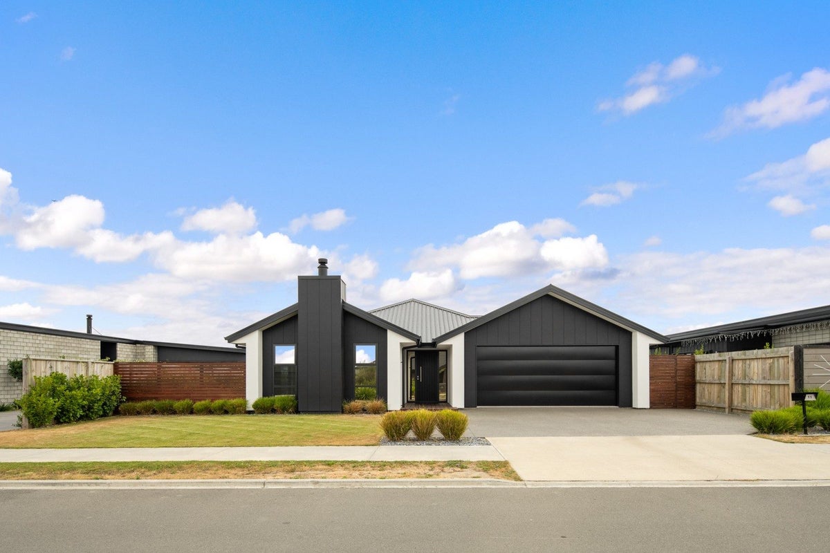 11 Caproni Road, Burleigh, Blenheim - Carousel 29
