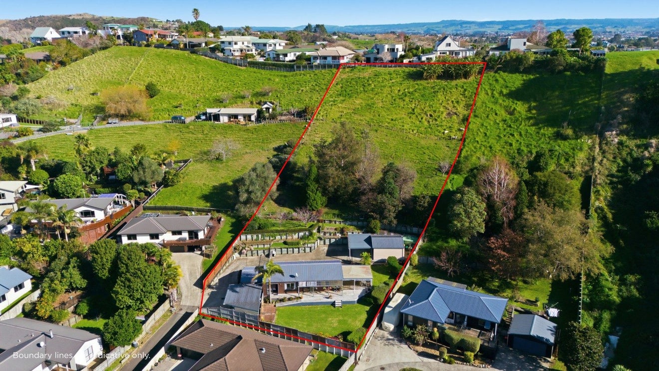 27 Bateleur Close, Welcome Bay, Tauranga - Carousel 2