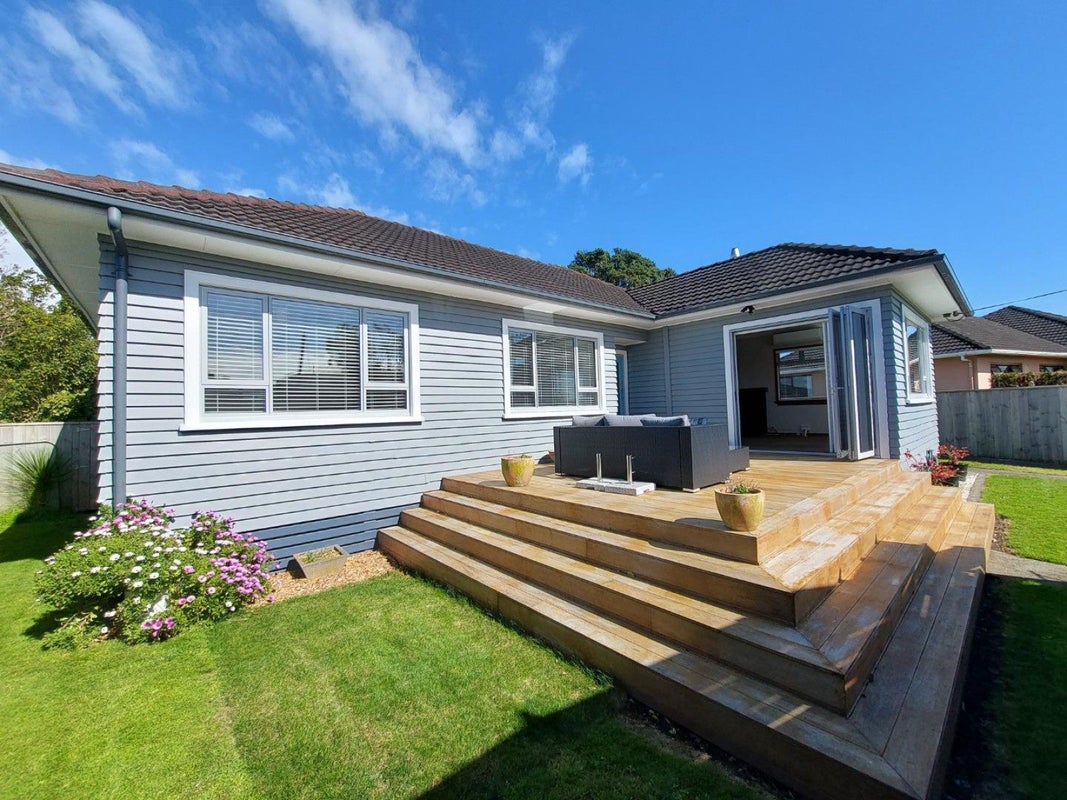 6 Mission Street, Moturoa, New Plymouth - Carousel 2