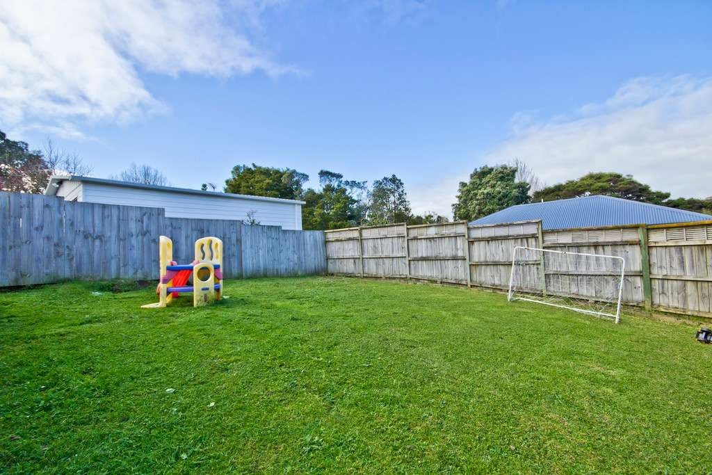 22 Norman Road, Titirangi, Auckland - Carousel 12