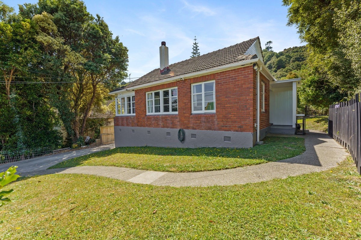 51 Wilkie Crescent, Naenae, Lower Hutt - Carousel 2