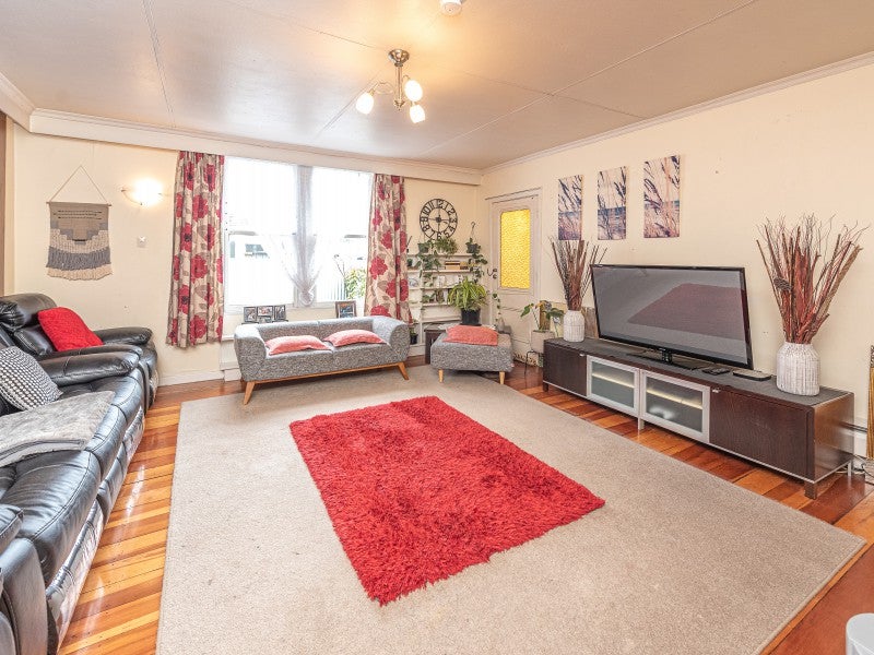 31 Pitt Street, Whanganui, Whanganui - Carousel 2