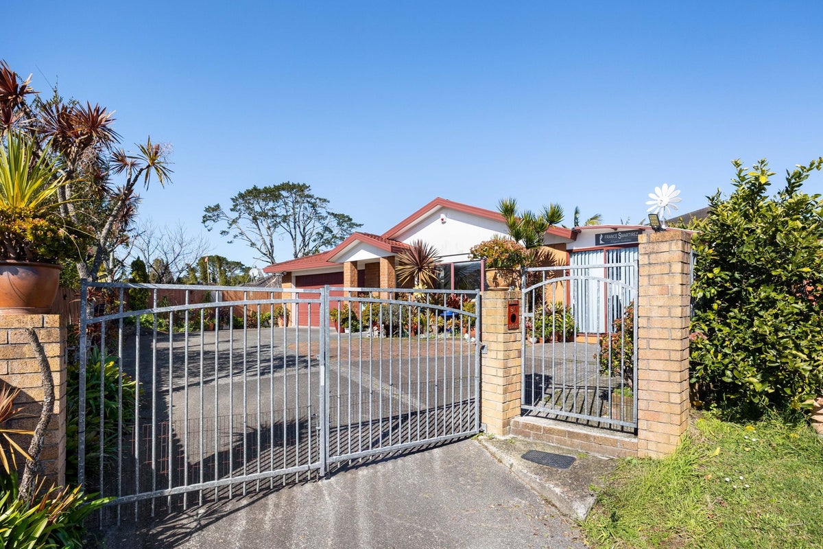 54 Greenberry Drive, Ranui, Auckland - Carousel 2