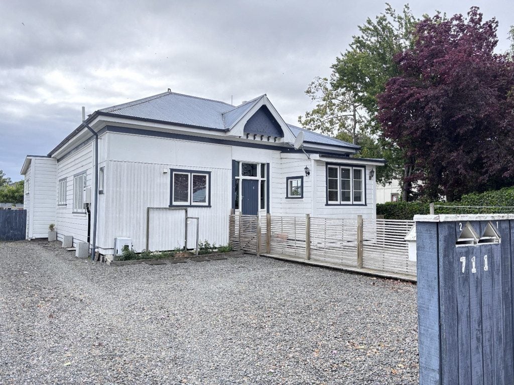 711 Queen Street West, Saint Leonards, Hastings - Carousel 1