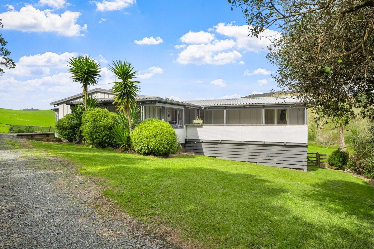 1213 Pakiri Block Road, Tomarata, Wellsford - Carousel 1