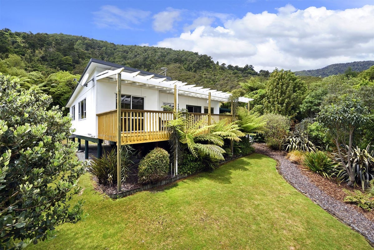 18 Nikau Street, DUNCAN BAY - Carousel 2
