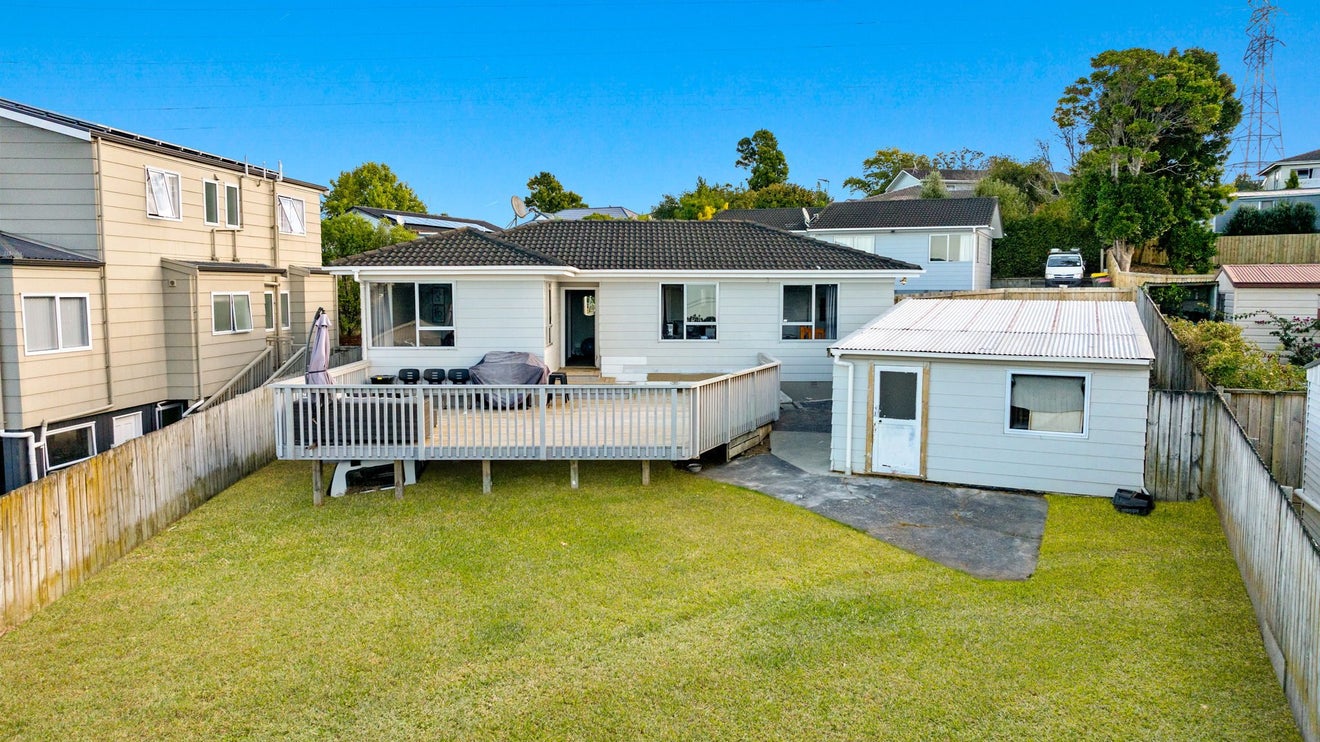 1/14 Doone Place, Massey, Auckland - Carousel 1
