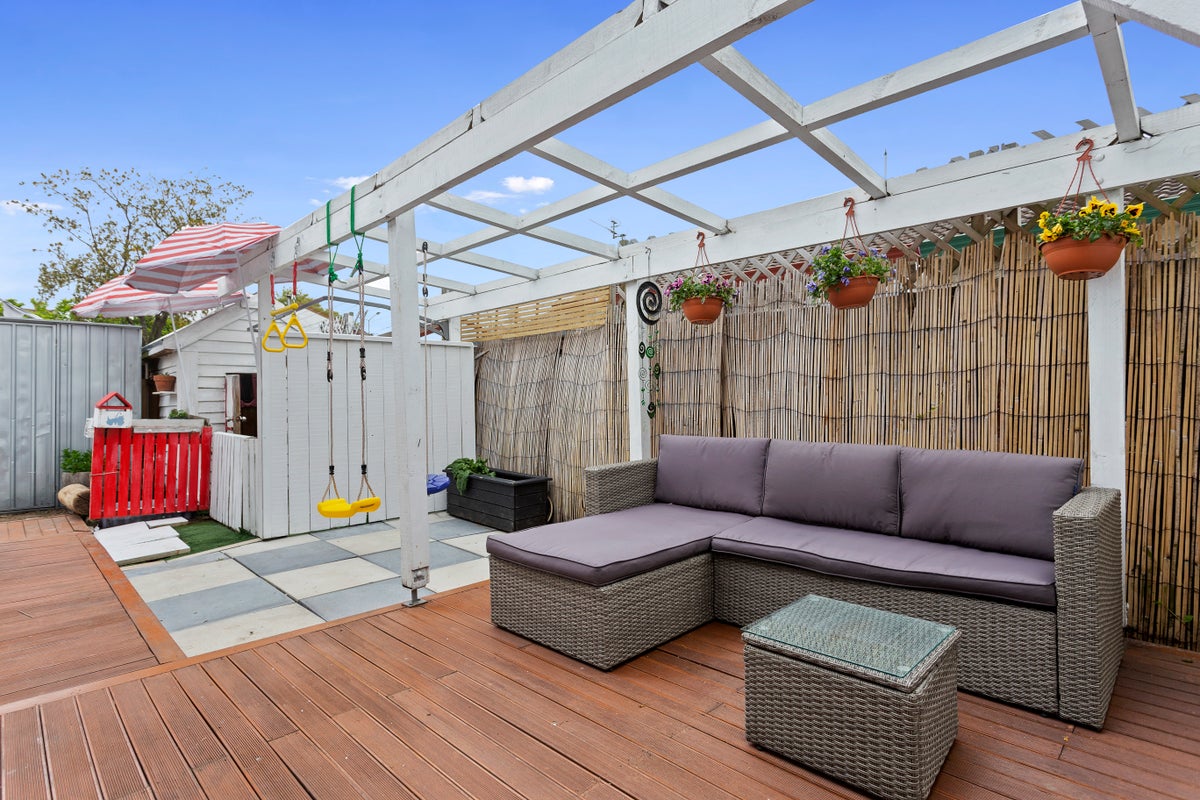 2/89 Brougham Street, Addington, Christchurch - Carousel 2