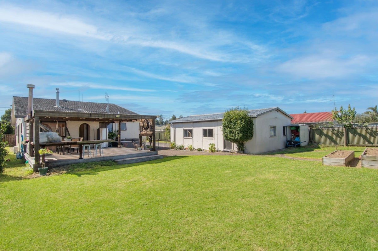 15 Pemberton Crescent, Greerton, Tauranga - Carousel 2