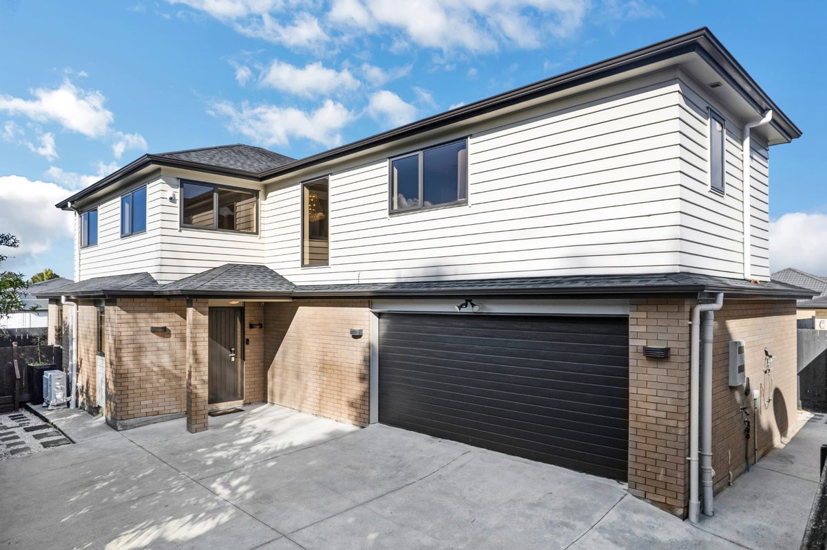 42B Waimai Avenue, Weymouth, Auckland - Carousel 1