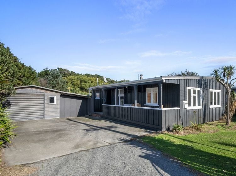 619 Waitarere Beach Road, Waitarere Beach, Levin - Carousel 26