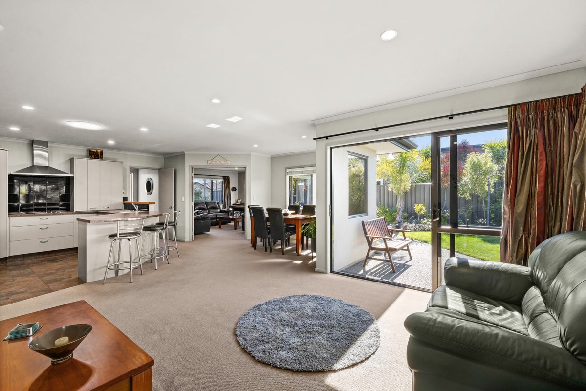 15 Tasman Drive, Poraiti, Napier - Carousel 2