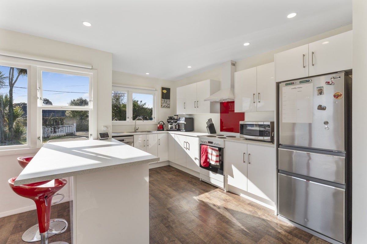 290A Main Highway, Otaki - Carousel 2