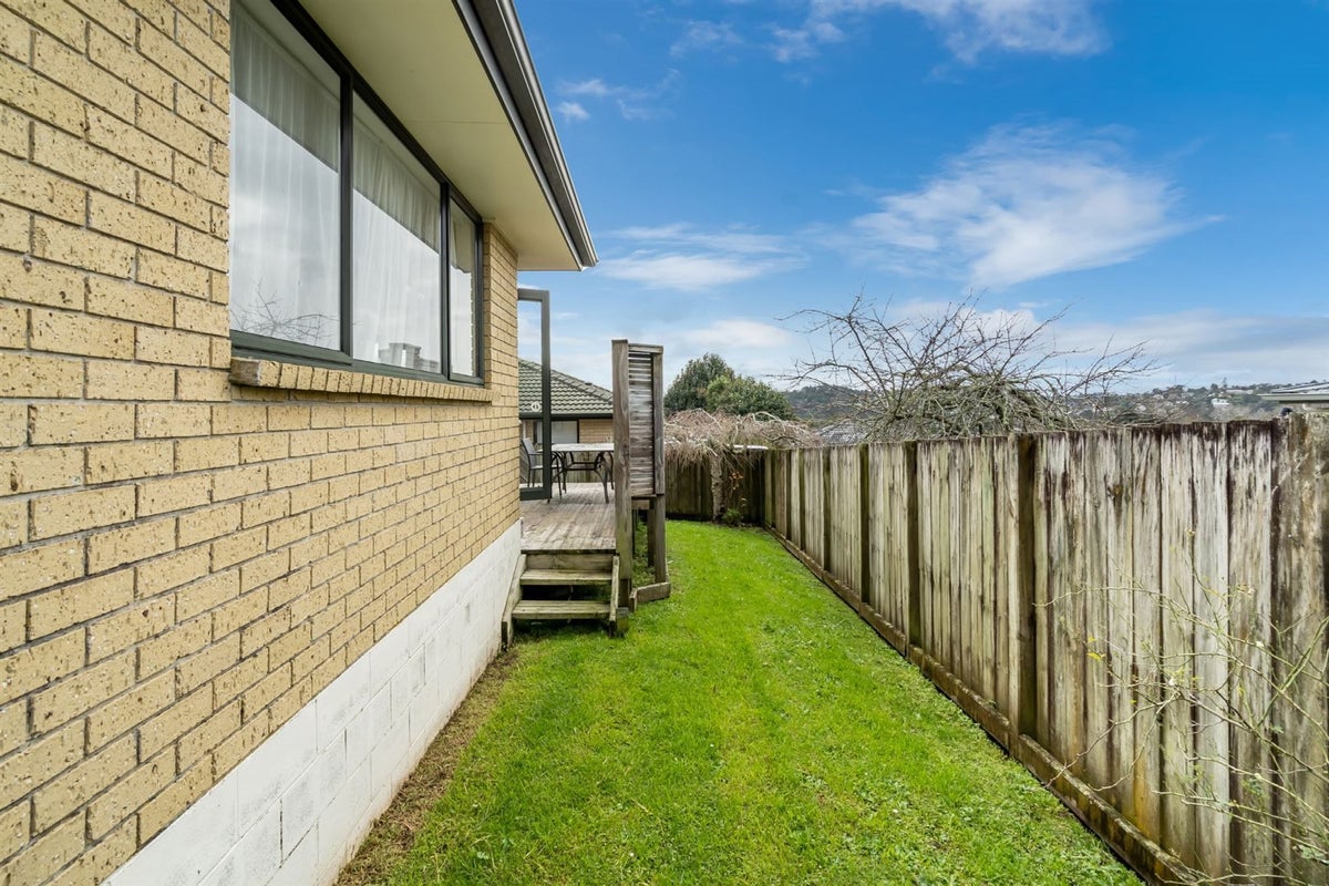 2/147 Birkdale Road, Birkdale, Auckland - Carousel 18