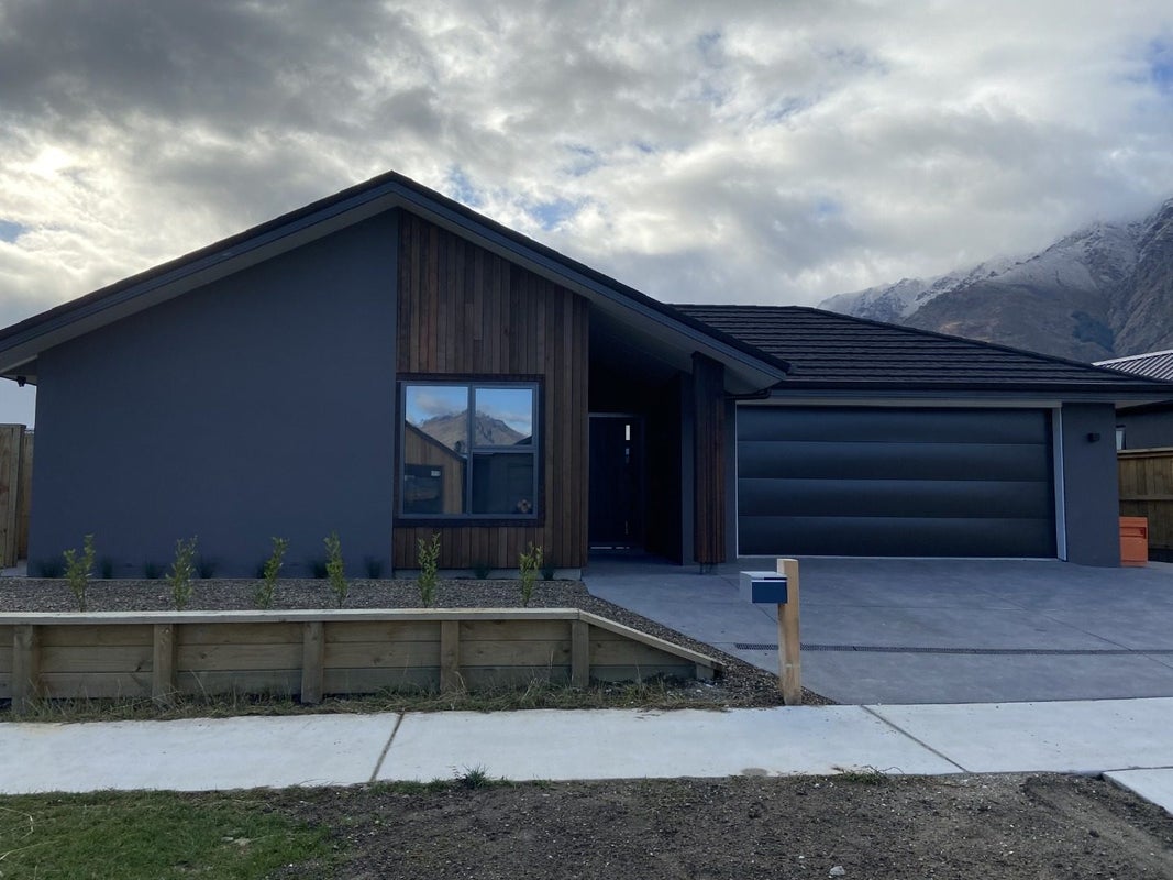 18 Leicester Street, Jacks Point, Queenstown - Carousel 1