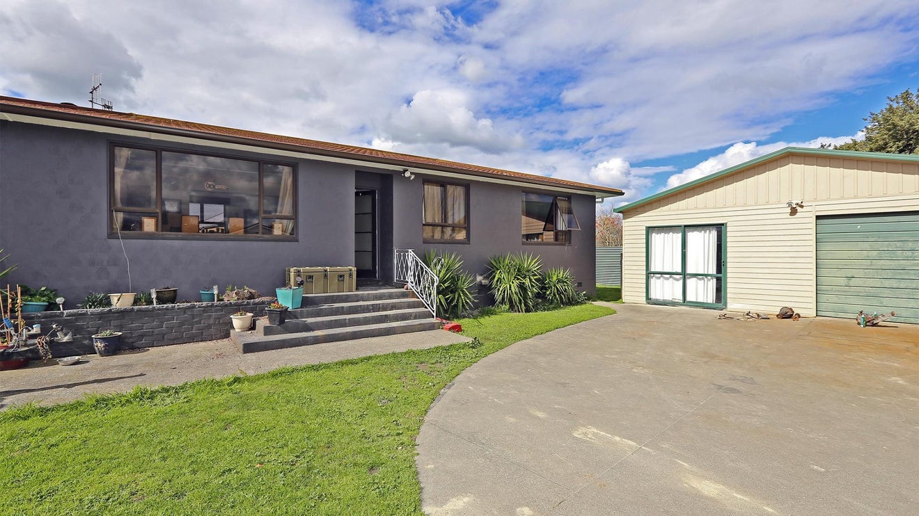1032 Beatty Street, Mayfair, Hastings - Carousel 1