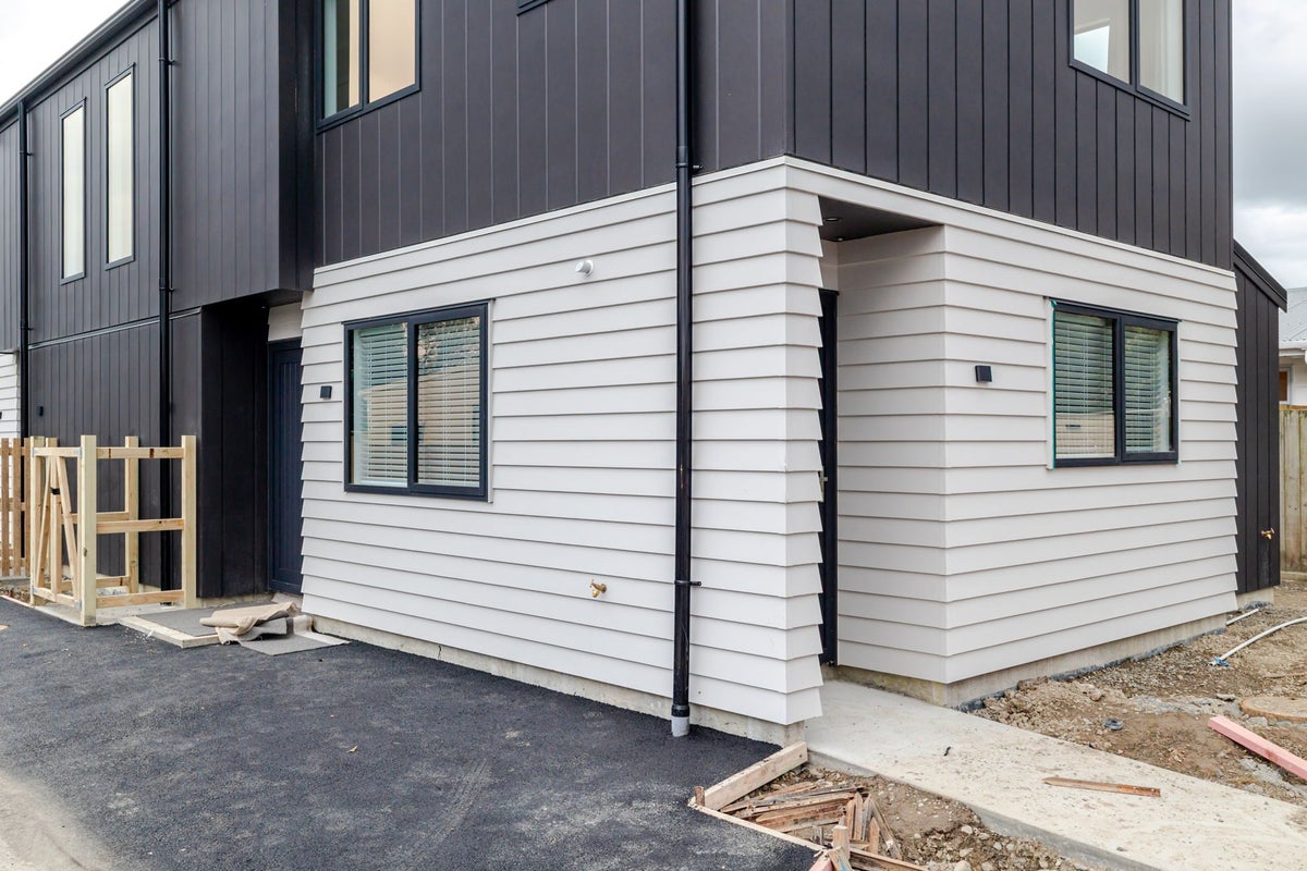 2 Fordyce Court, West End, Palmerston North - Carousel 1