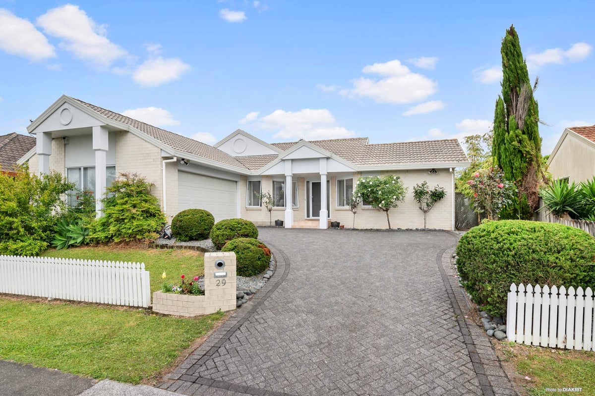 29 Tarnica Road, Northpark, Auckland - Carousel 1