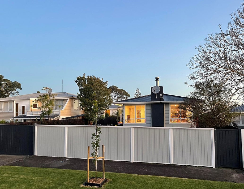 148 Avondale Road, Avondale, Auckland - Carousel 2