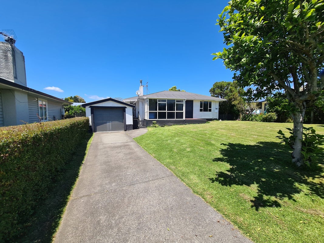 8 Seaforth Grove, Greerton, Tauranga - Carousel 2