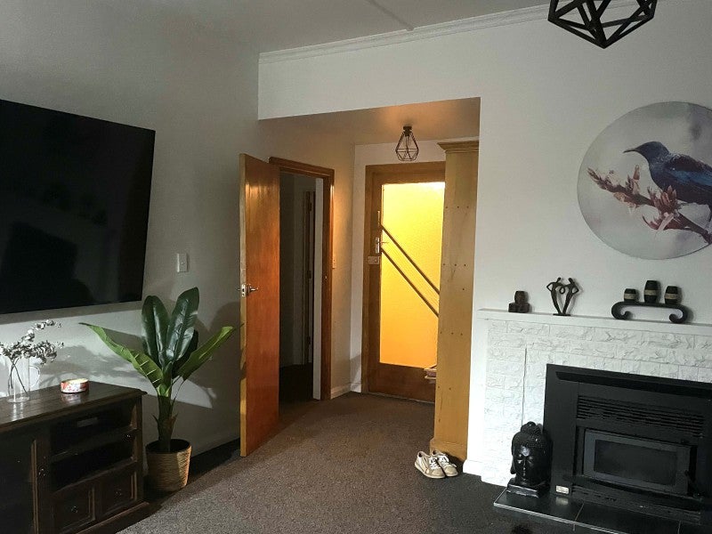 1413 Woodstock Avenue, Mayfair, Hastings - Carousel 1