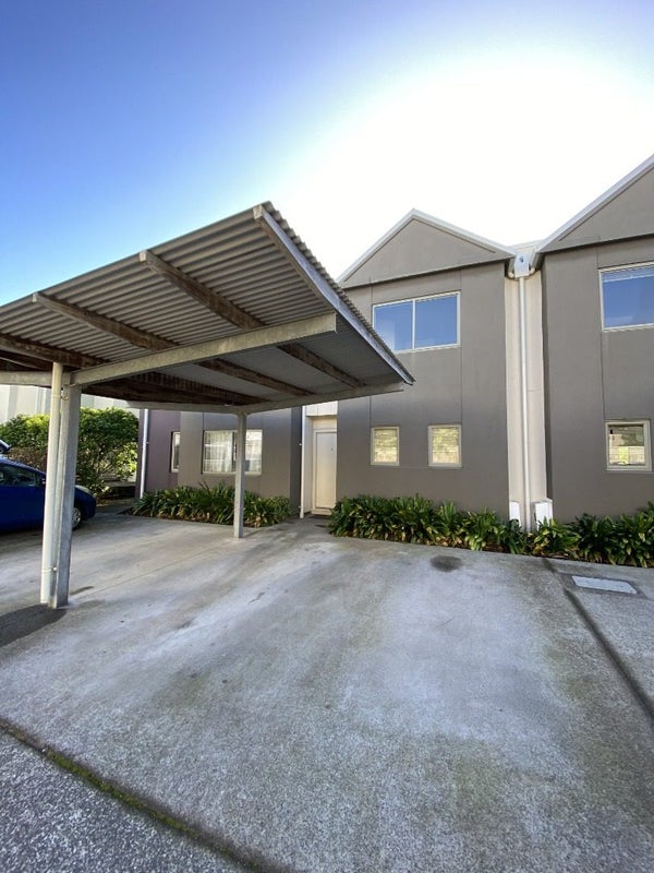 14/21 Hunters Park Drive, Three Kings, Auckland - Carousel 1