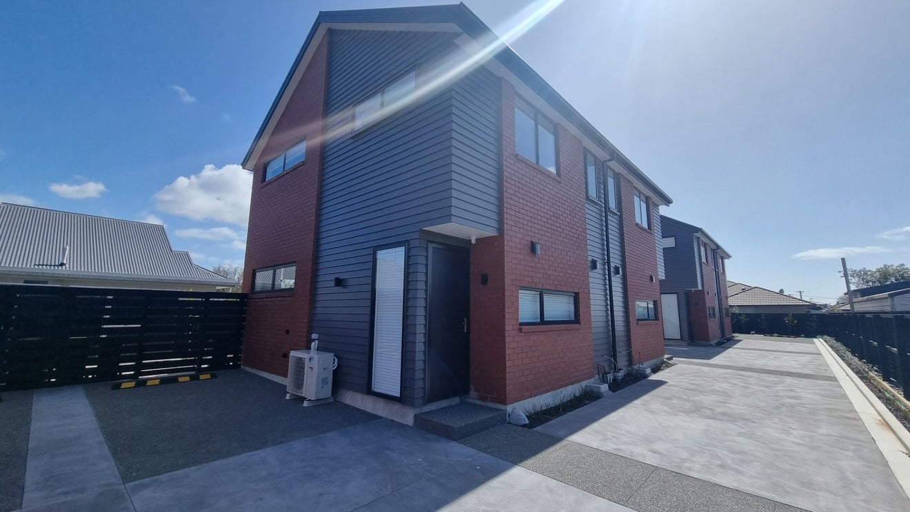 2/11 Halliwell Avenue, Papanui, Christchurch - Carousel 1