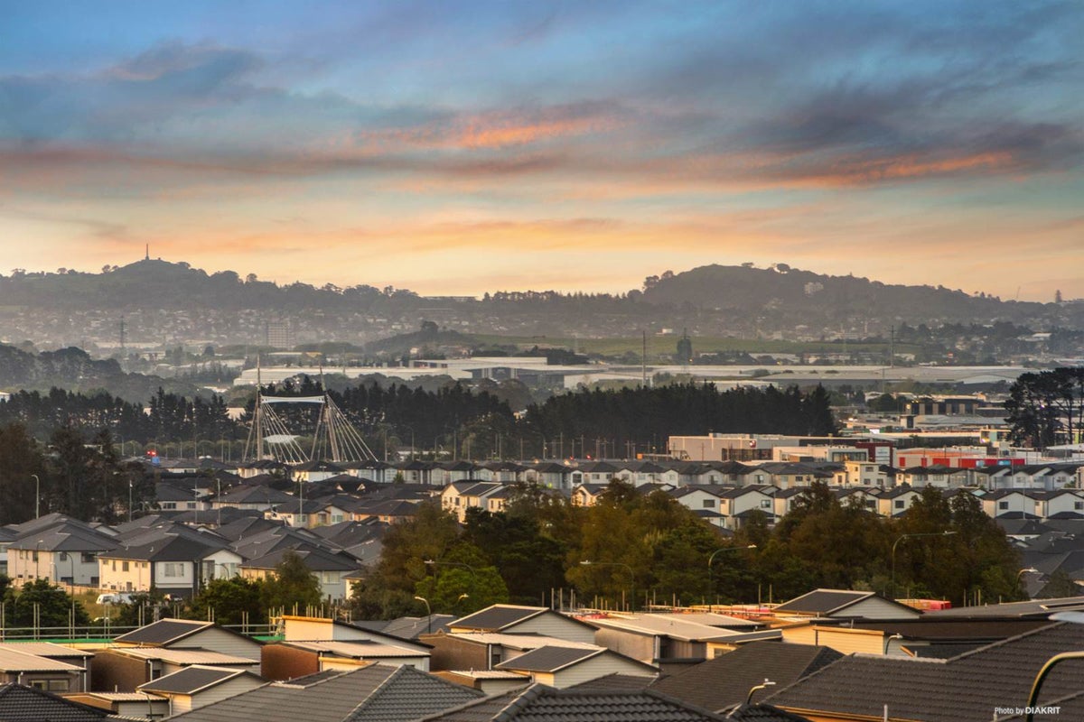 29 Paripari ST, Flat BUsh, Auckland - Carousel 2