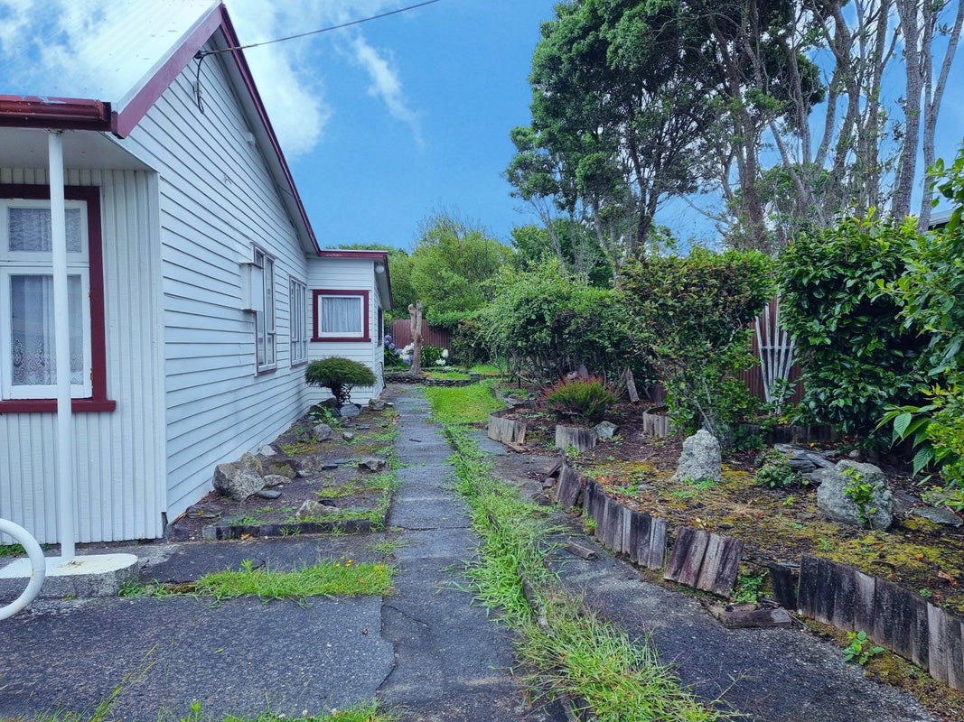 4 Coakley Street, Blaketown, Greymouth - Carousel 16