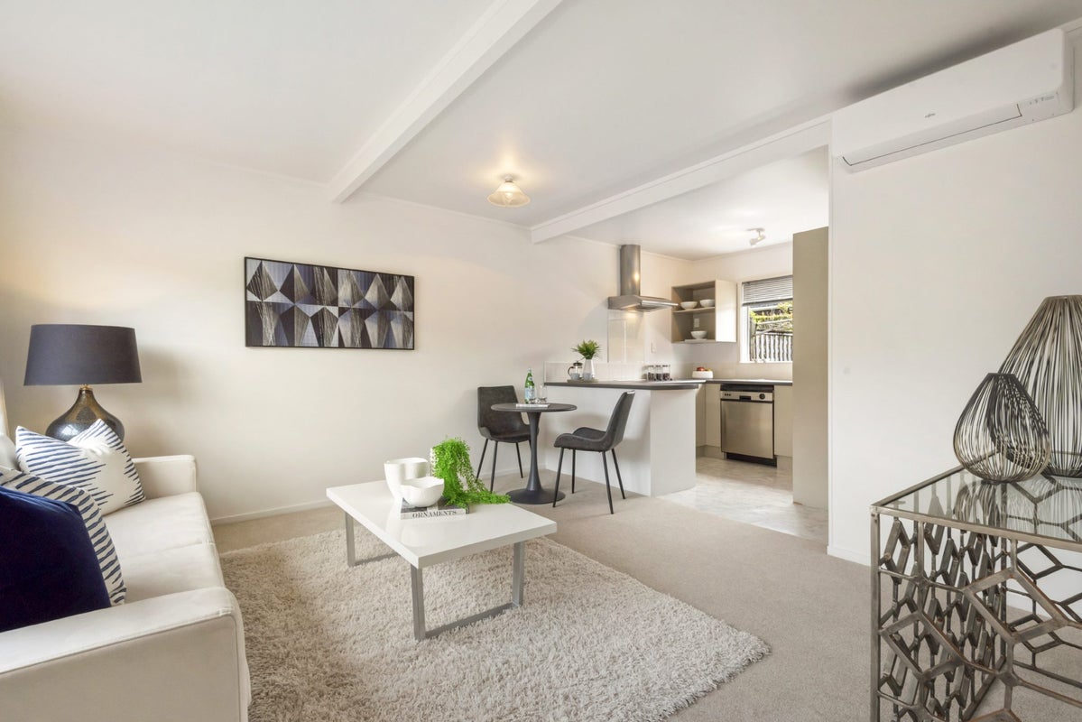 2/29 Gordon AVE, Forrest Hill, Auckland - Carousel 2