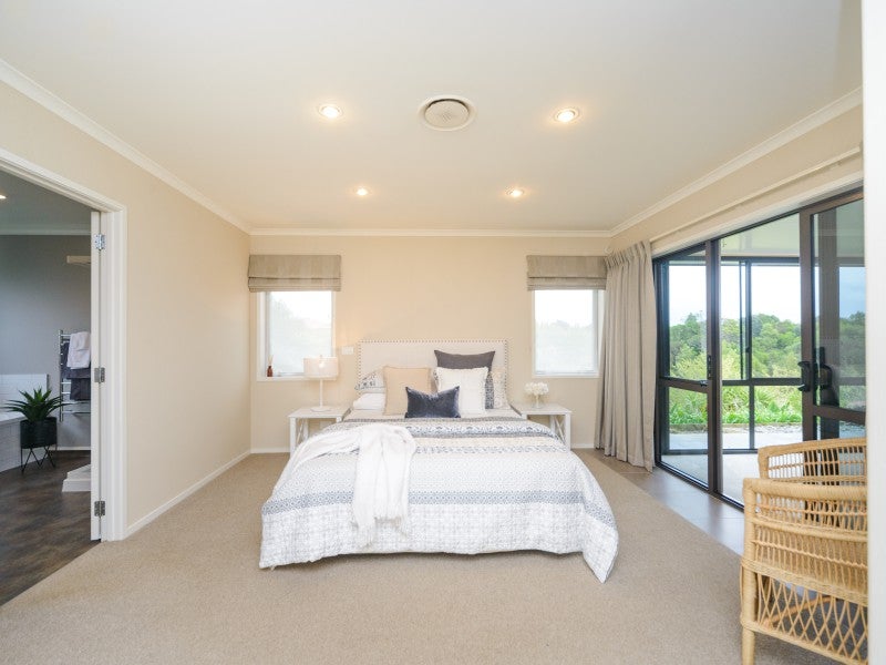 33 Silkwood Place, Fitzherbert, Palmerston North - Carousel 26