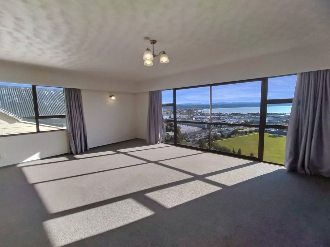 28 Hospital Terrace, Hospital Hill, Napier - Carousel 1
