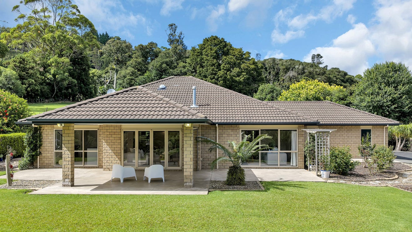 16 De L'Isle Lane, Maungatapere, Whangarei - Carousel 2