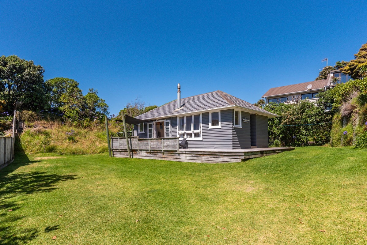 7A Hona Street, Waikanae Beach, Waikanae - Carousel 2