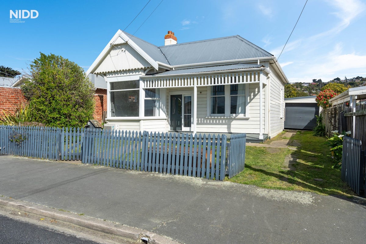 122 Hargest Crescent, Saint Clair, Dunedin - Carousel 2
