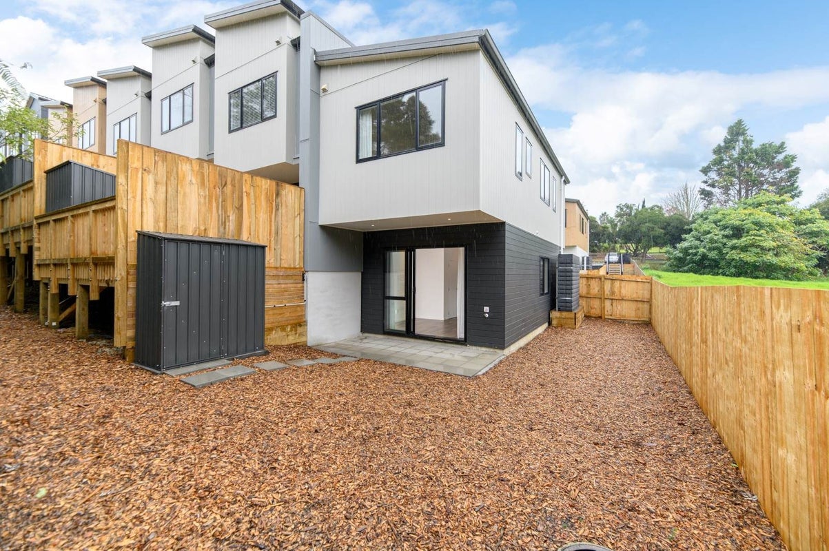 39 Morihana Close, Glen Eden, Auckland - Carousel 2