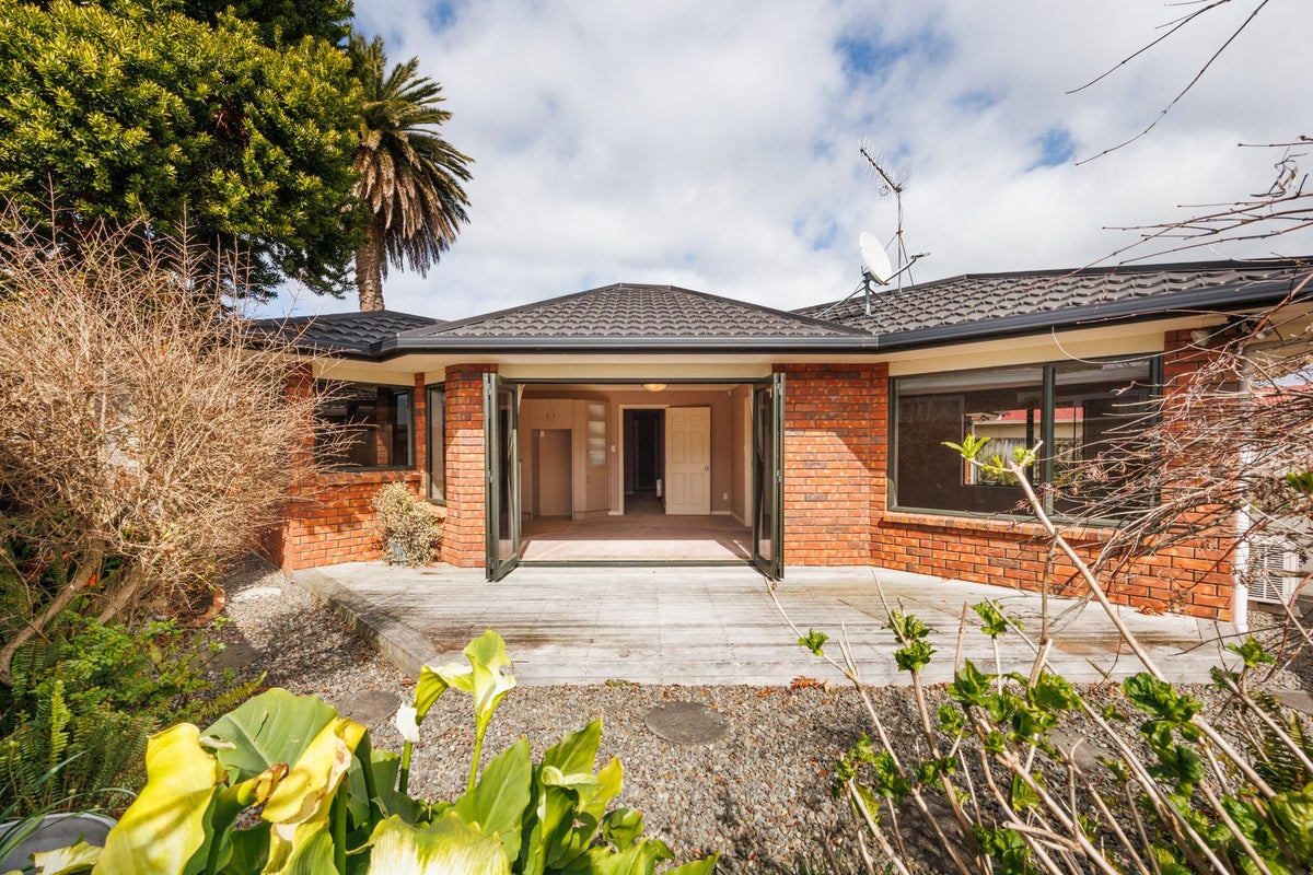 140A College Street, Awapuni, Palmerston North - Carousel 2