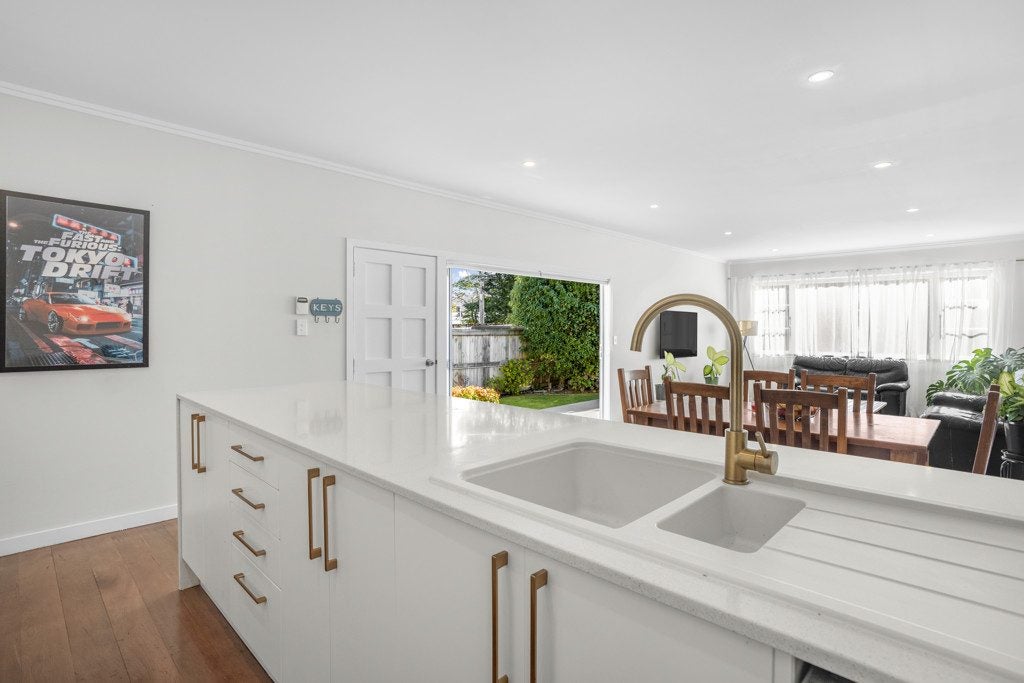948 High Street, Avalon, Lower Hutt - Carousel 1