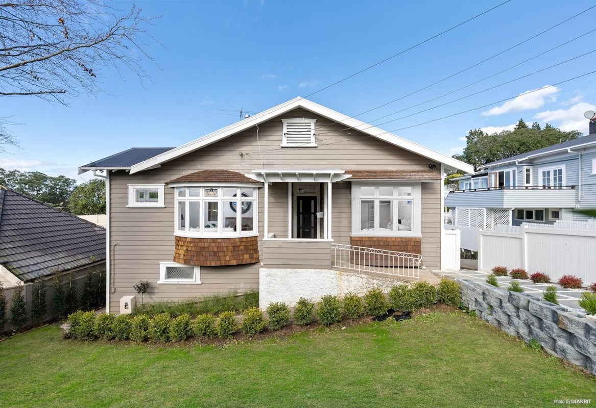 2 Renown Avenue , Greenlane, Auckland - Carousel 1