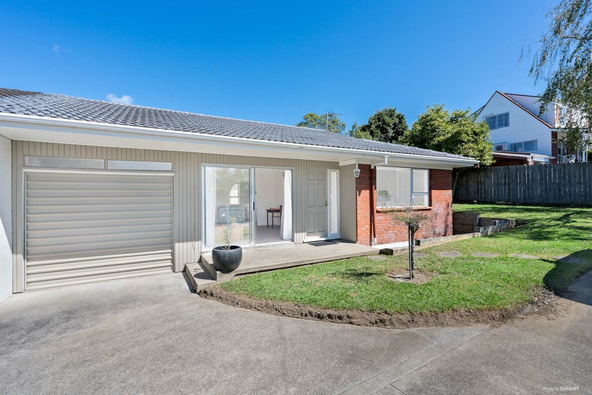 1/45 Glenmore Road, Sunnyhills, Auckland - Carousel 1