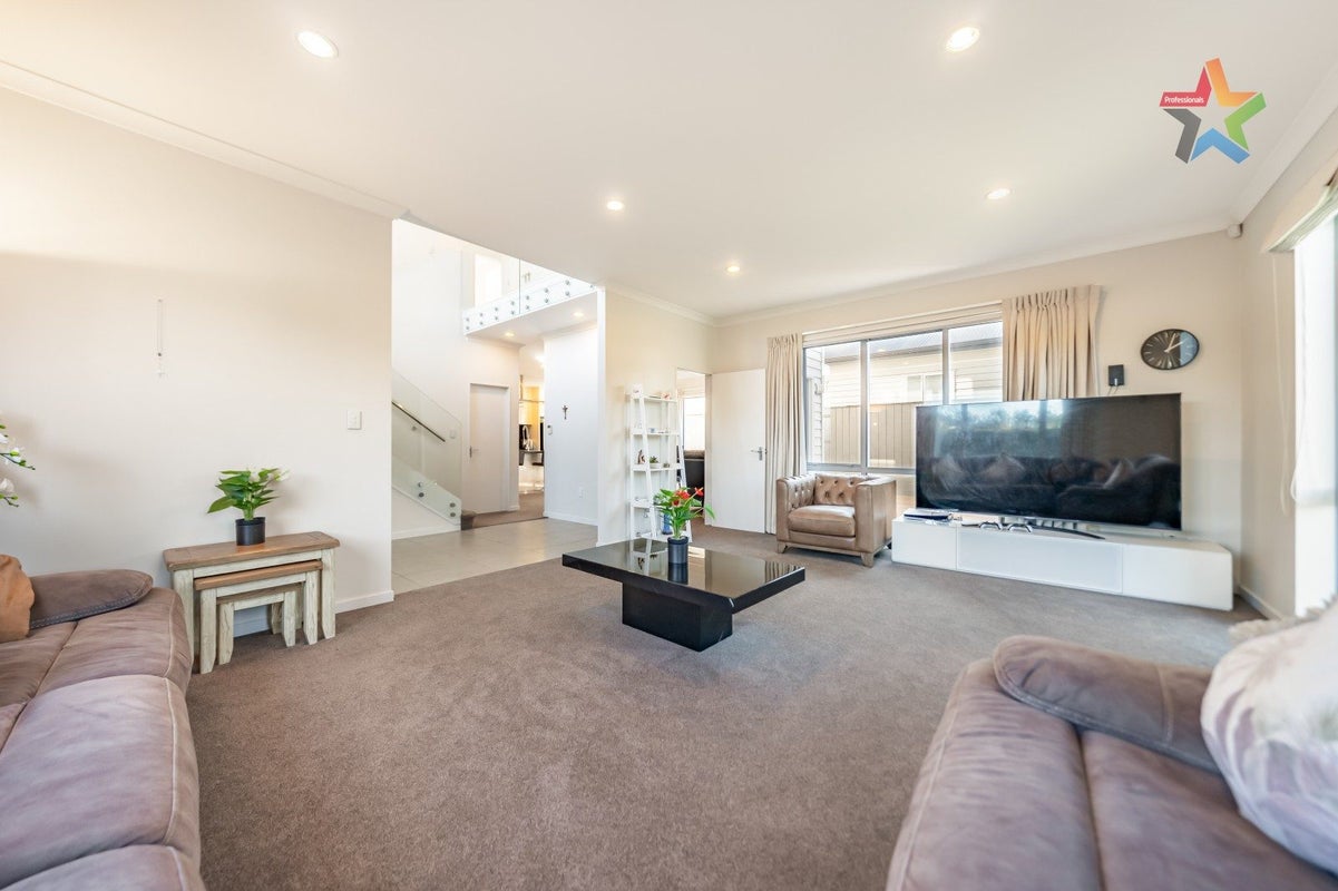 60 Whites Line, WOBURN, LOWER HUTT - Carousel 2